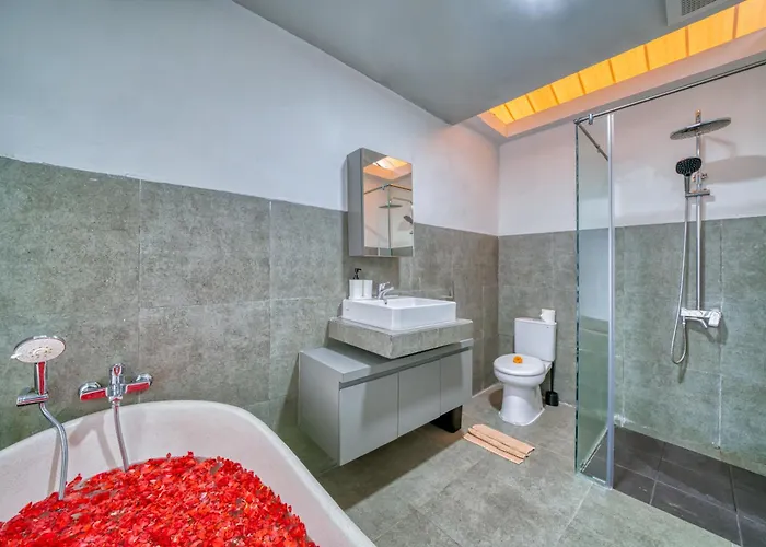 3bd Modern In With Bbq & Huge Shared Pool *